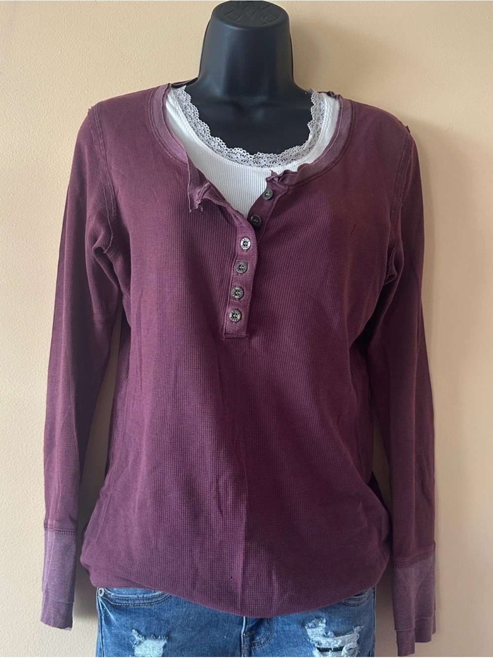 Vintage Levi’s Burgundy Waffle Knit Henley Top | Size Small